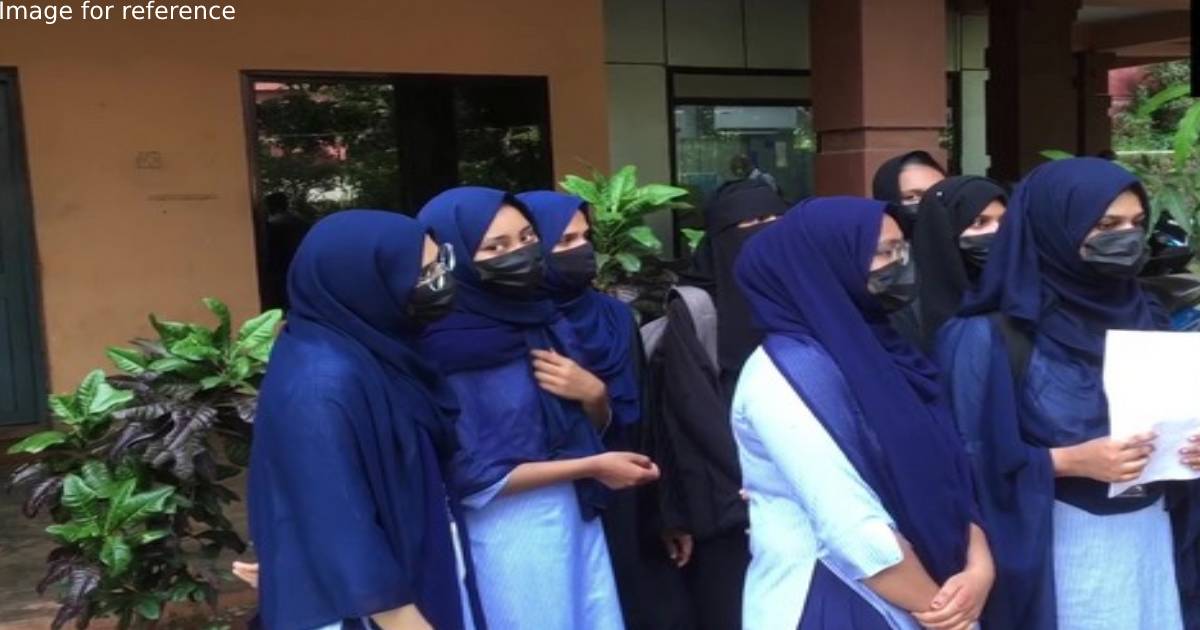 Hijab row resurfaces in K'taka: Muslim students of University College submit memorandum to Dy Commissioner